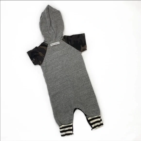 Million Polkadots Mom’s Cardio Hooded Onesie - Picture 3 of 7
